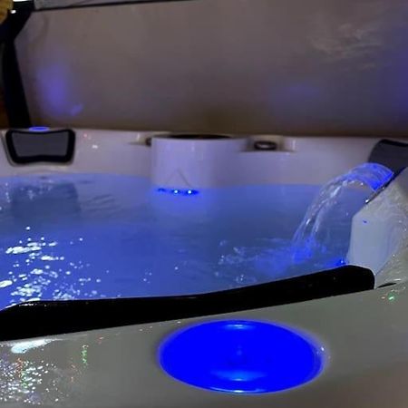 Central Area Terraced House With Private Hot Tub Lincoln Exterior foto